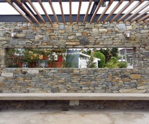Natural stone exterior wall for commercial premises